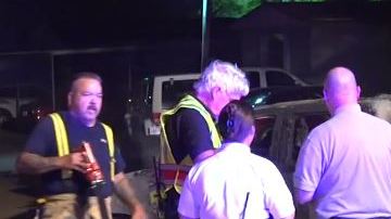 El Departamento de Bomberos y la policía investigan la causa del incendio.