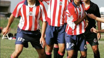Chicharito Hernández y Carlos Vela son grandes amigos desde pequeños.