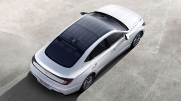El nuevo Hyndai Sonata híbrido del 2020, pero con paneles solares
