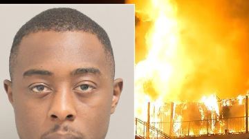 Si tiene información sobre el sospechoso puede llamar al 713 222-TIPS.