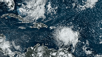 Satélites de NASA y NOAA captan la tormenta tropical Dorian cerca de Puerto Rico.