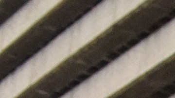 La policía de Portland vigila a los manifestantes durante un mitin de extrema derecha.