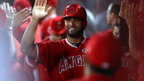 Albert Pujols batió el récord de más hits para un extranjero en la MLB.