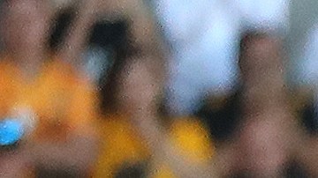 El mexicano celebro su bicentenario europeo con un gol en casa de los Wolves.