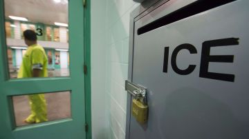 ICE aumentó en 15% el número de inmigrantes en solitario.