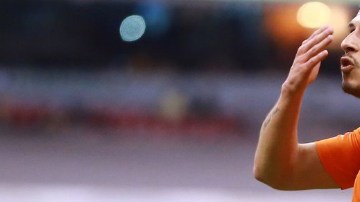 El argentino podría emigrar del futbol mexicano al Betis de España.