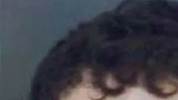 El hombre se describe como "experto en salud mental".