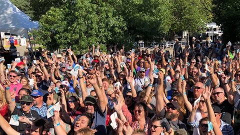 Mas de 400 personas se reunieron en el evento de la Lotería de Idaho.