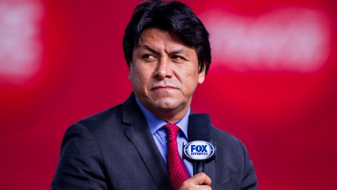 El ‘Emperador’ Claudio Suárez, comentarista de televisión.