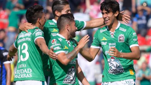 Los Gallos de Querétaro perdieron el invicto y el liderato del torneo al caer 0-4