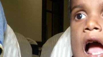 P. Ravindran fue llevado al hospital porque sufría dolor en la mandíbula.