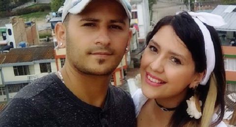 Richard Muñoz Cardona y su fallecida esposa, Charlotte Cobos.