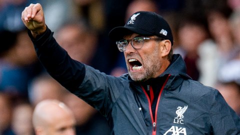 Jurgen Kopp, el Técnico del Liverpool es el principal animador de su equipo en los partidos.