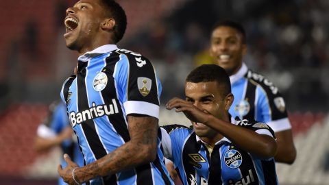 Gremio fue el último equipo en clasificarse a cuartos al golear a Libertad.