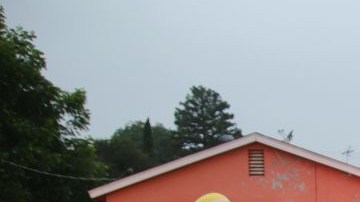 Los bomberos sacaron a dos pacientes de vehículos en estado crítico y transportaron a un tercer paciente con lesiones moderadas.