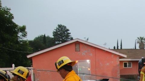 Los bomberos sacaron a dos pacientes de vehículos en estado crítico y transportaron a un tercer paciente con lesiones moderadas.