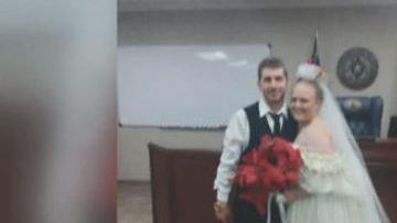 Se casaron y minutos después murieron en accidente violento.