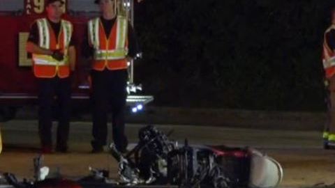 Un violento accidente en el área de Grand Prairie dejo a un motociclista muerto.
