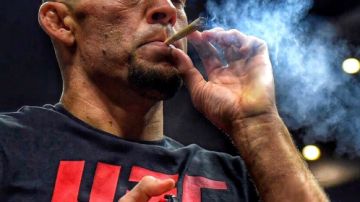 Nate Díaz dijo que sólo se trataba de un cigarro de CBD permitido por la UFC.
