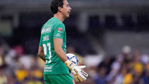 El arquero americanista Óscar Jiménez vio los únicos minutos en Liga con las Águilas, el sábado pasado.