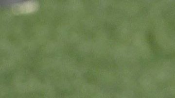 Los jugadores del Real Madrid bromean durante un entrenamiento previo al partido contra el Villarreal.