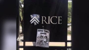 Panfletos racistas contra hispanos aparecieron en el campus de la Universidad de Rice.