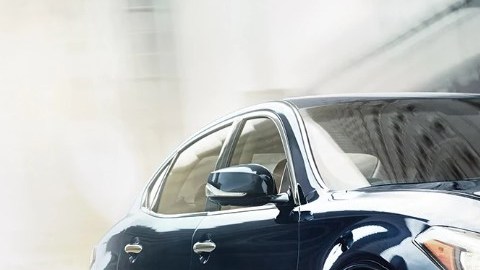 Infiniti Q70L