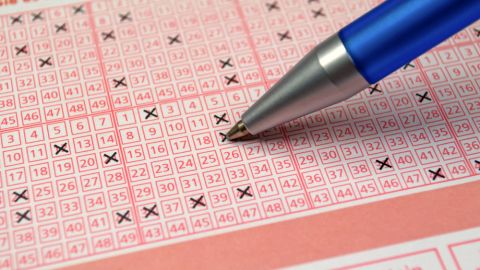 Su vida dejó de ser normal luego de ganar la lotería.