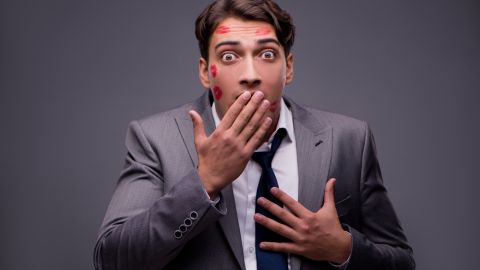 Si te engañan, seguramente no será en una noche de fiesta con sus amigos.