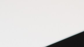 Aseguran que algunos modelos de teléfono de ambas empresas superan hasta en un 500% los límites de radiación.