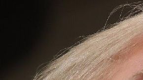 El presidente Trump presiona a su homólogo mexicano López Obrador sobre la inmigración de indocumentados.