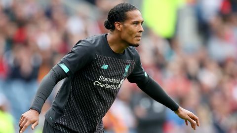 Virgil van Dijk, el mejor defensor del fútbol europeo fue reconocido como el mejor jugador de la temporada.