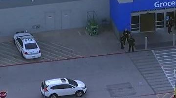 ULTIMA HORA: Cierran Walmart al oeste de Houston por amenaza terrorista.