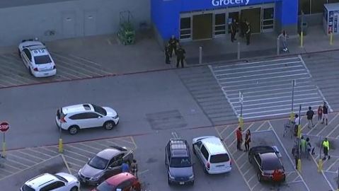 ULTIMA HORA: Cierran Walmart al oeste de Houston por amenaza terrorista.