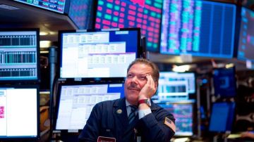 La Bolsa de Nueva York registra fuertes caídas al inicio de la semana./Getty Images