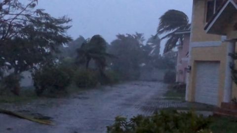 Dorian impactó en Bahamas este domingo y se dirige a Florida como un huracán de categoría 5.