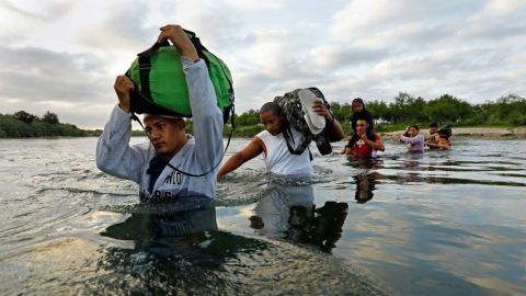108760537_gettyimages-1152412044