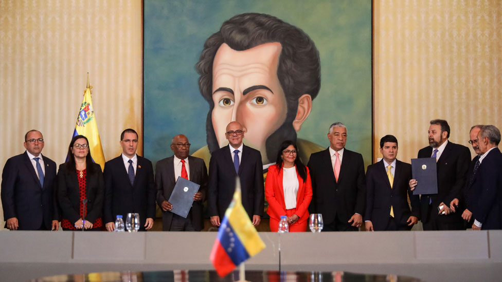 Varios líderes opositores venezolanos firmaron el documento.