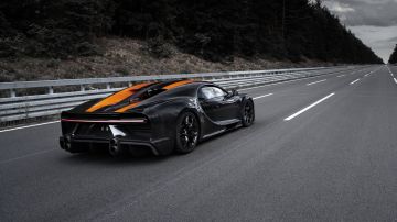 Bugatti Chiron dice que ha logrado superar las 300 millas por hora, y ahora se retira de la carrera para crear los autos de producción más rápidos del mundo