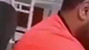 Hombre palestino agrede a su bebé.