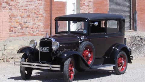 Model A Ford Deluxe Tudor Sedan  de 1931