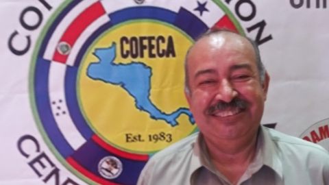 Leoncio, activista y originario de Tegucigalpa, Honduras, sabe también de la experiencia de ser indocumentado.