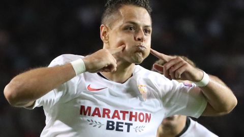 "Chicharito" le dedicó su primer gol con el Sevilla a su hijo Noah, quien cumplía 3 meses de edad.