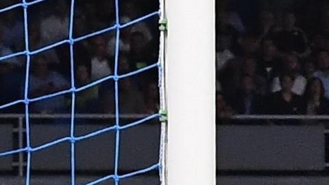 Carlo Ancelotti le sigue teniendo confianza Lozano y lo volvió a ubicar como un delantero titular.