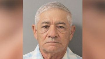 Rogelio Guardado, según la Fiscalía del Condado Harris, conducía su camioneta cuando atropelló a su novia.