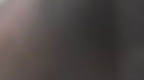 La mujer se enamoró del DJ de su boda.