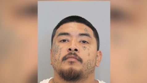 La policía entabló cargos a Joseph Martínez, de 23 años.