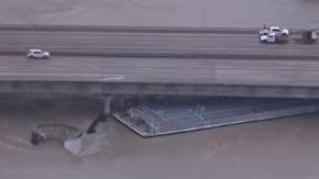 Severos daños causados por dos barcazas.