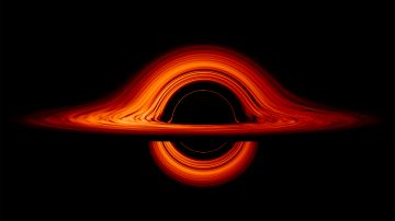 La gravedad extrema del agujero negro altera los caminos de luz produciendo la imagen deformada.