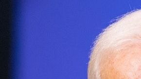 El ex vice presidente Joe Biden y los senadores Bernie Sanders y Elizabeth Warren.